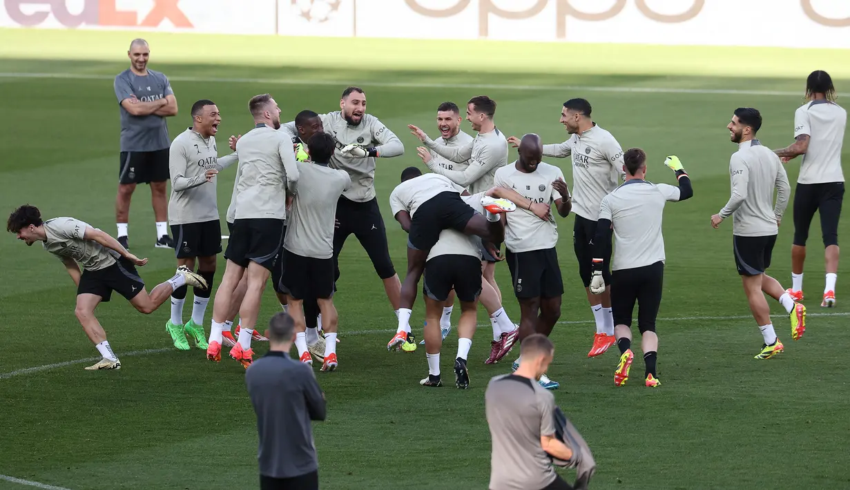PSG sendiri tidak bisa menurunkan Presnel Kimpembe dan Rico yang tengah mengalami cedera dalam jangka waktu yang lama. (FRANCK FIFE / AFP)
