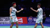 Ganda putri Indonesia, Apriyani Rahayu/Siti Fadia Silva Ramadhanti, menjadi runner-up di Kejuaraan Dunia Bulutangkis 2023 setelah kalah 16-21 dan 12-21 dari pasangan China, Chen Qing Chen/Jia Yi Fan, di pertandingan final, Minggu (27/8/2023). (Bola.com/Dok. PBSI)