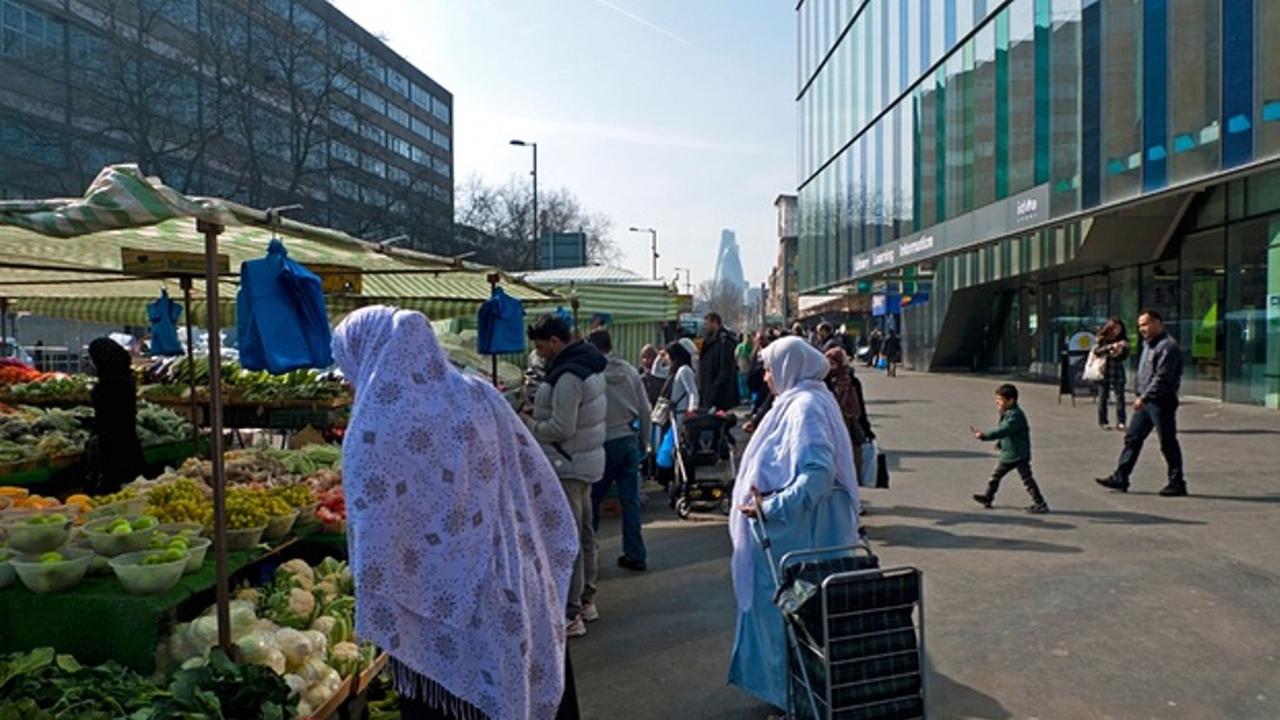 PM Cameron:  Tangkal ISIS, Muslimah Wajib Belajar Bahasa Inggris