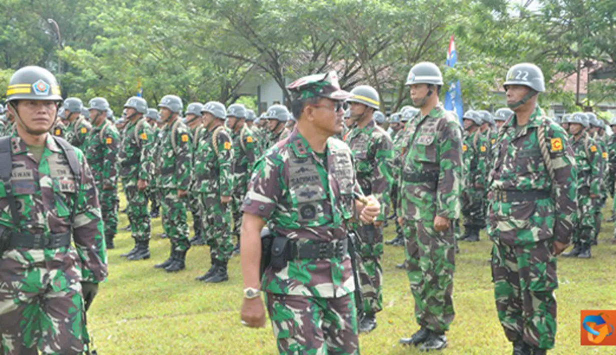 Citizen6, Juanda: Acara pembukaan diawali dengan penyematan togelroof (tali tampar besar) oleh Dankobangdikal kepada perwakilan siswa. (Pengirim: Penkobangdikal)