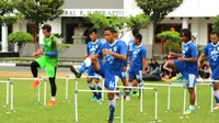 Persib kembali menggelar latihan usai gagal di Piala Presiden (Liputan6.com/Kukuh Saokani)