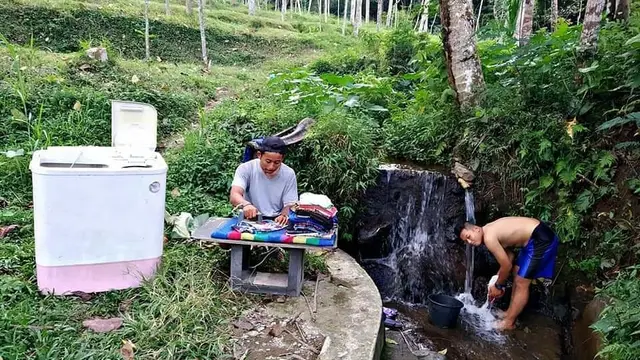 6 Pedagang Kocak Anti Mainstream, Lapaknya Bikin Ngakak