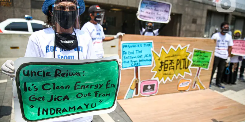 FOTO: Tolak Pembangunan PLTU 2, Warga Indramayu Sambangi Kedubes Jepang