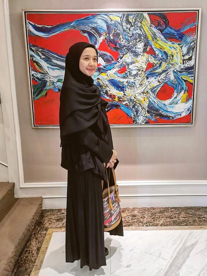 Laudya Cynthia Bella Beri 10 Ide Gaya Fashion Muslim Warna ...