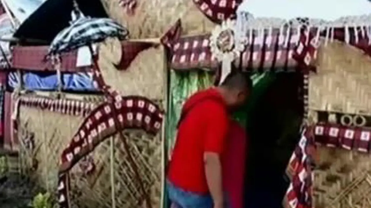 Ratusan Pengikut Dimas Kanjeng Bertahan di Padepokan