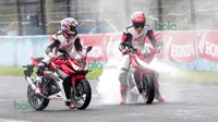 Adu Kemampuan Mesin Honda CBR150R dan Yamaha R15, Siapa Unggul?
