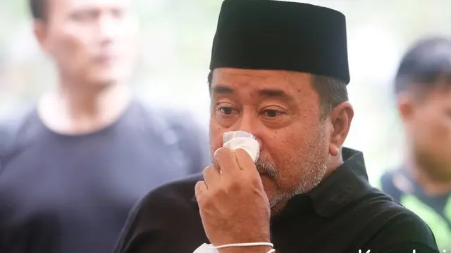 Rano Karno Ziarah Makam Mak Nyak