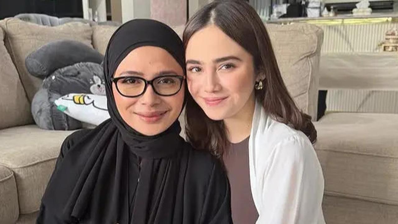 7 Potret Kedekatan Syifa Hadju dan Ibunda, Impian Setiap Anak Perempuan