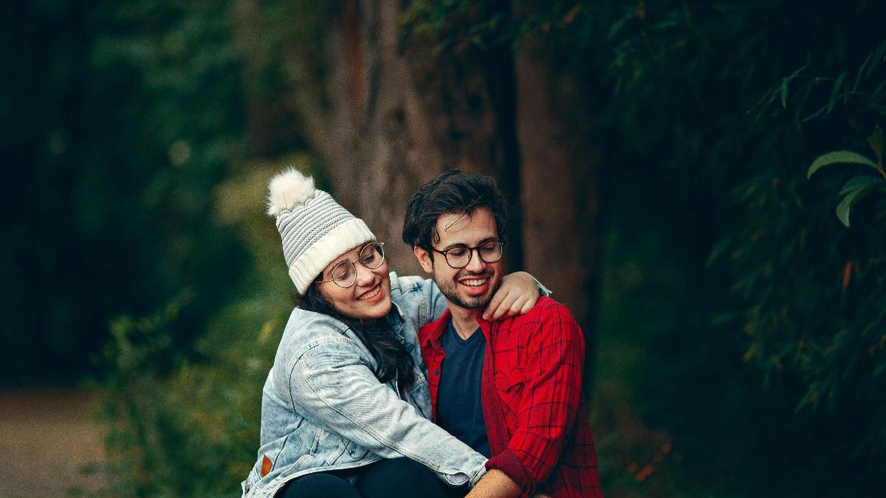 Manfaat Bermain Teka-teki Romantis Lucu
