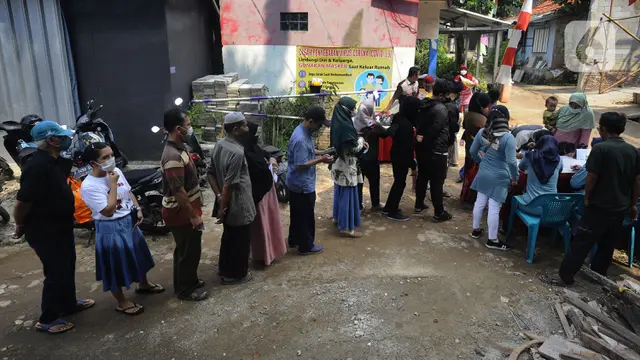 FOTO: Antusiasme Warga Jalani Vaksinasi Booster COVID-19