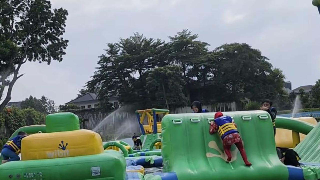 Bermain di sini dijamin bakal bikin pengunjung tertawa dan puas untuk melepas penat dari hiruk pikuk rutinitas.<br><br>Foto: Youtube Sahabat Cila Acap<br>