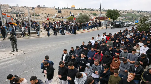 Potret Suasana Salat Jumat di Yerusalem Timur