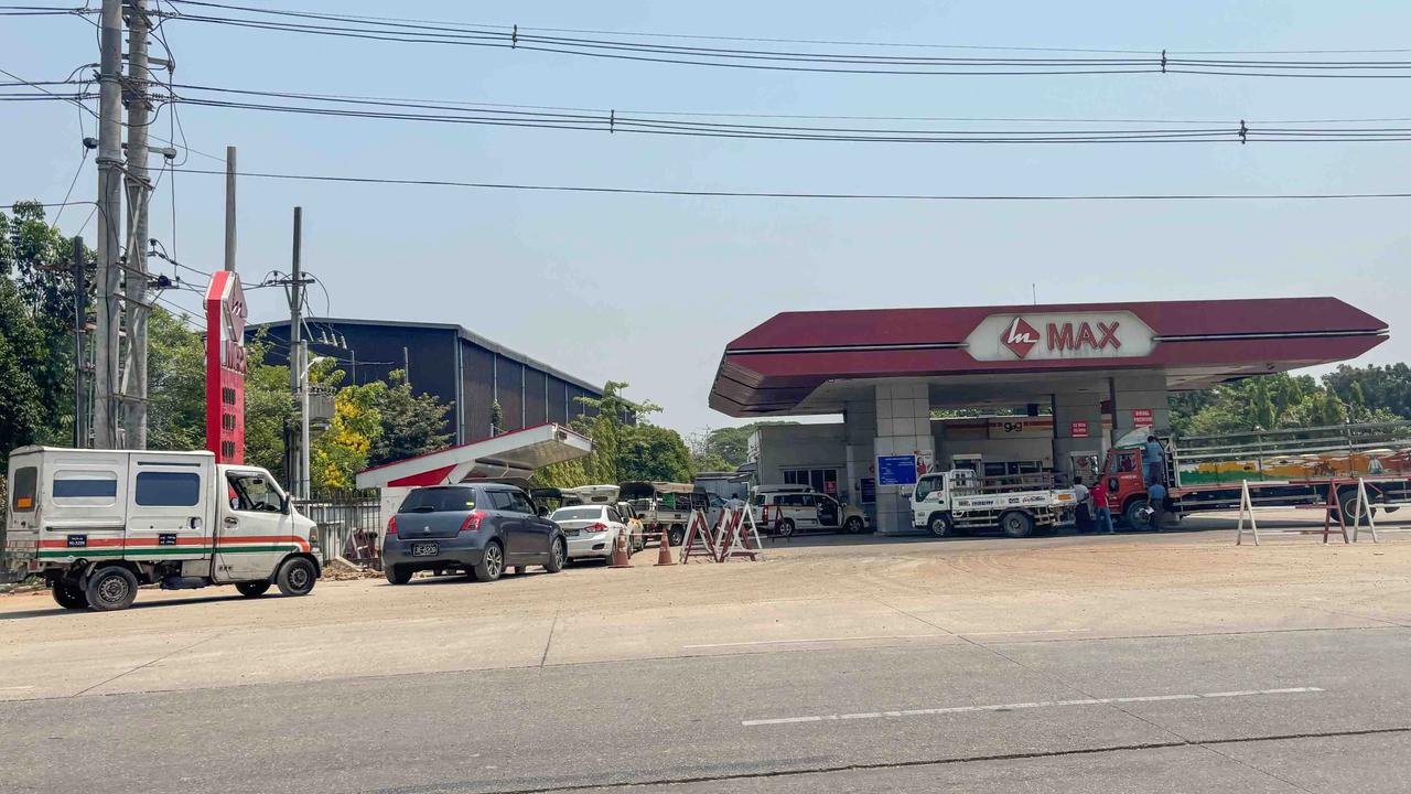 FOTO: Myanmar Batasi Pembelian Bahan Bakar dan Terapkan Sistem Hari Bergantian