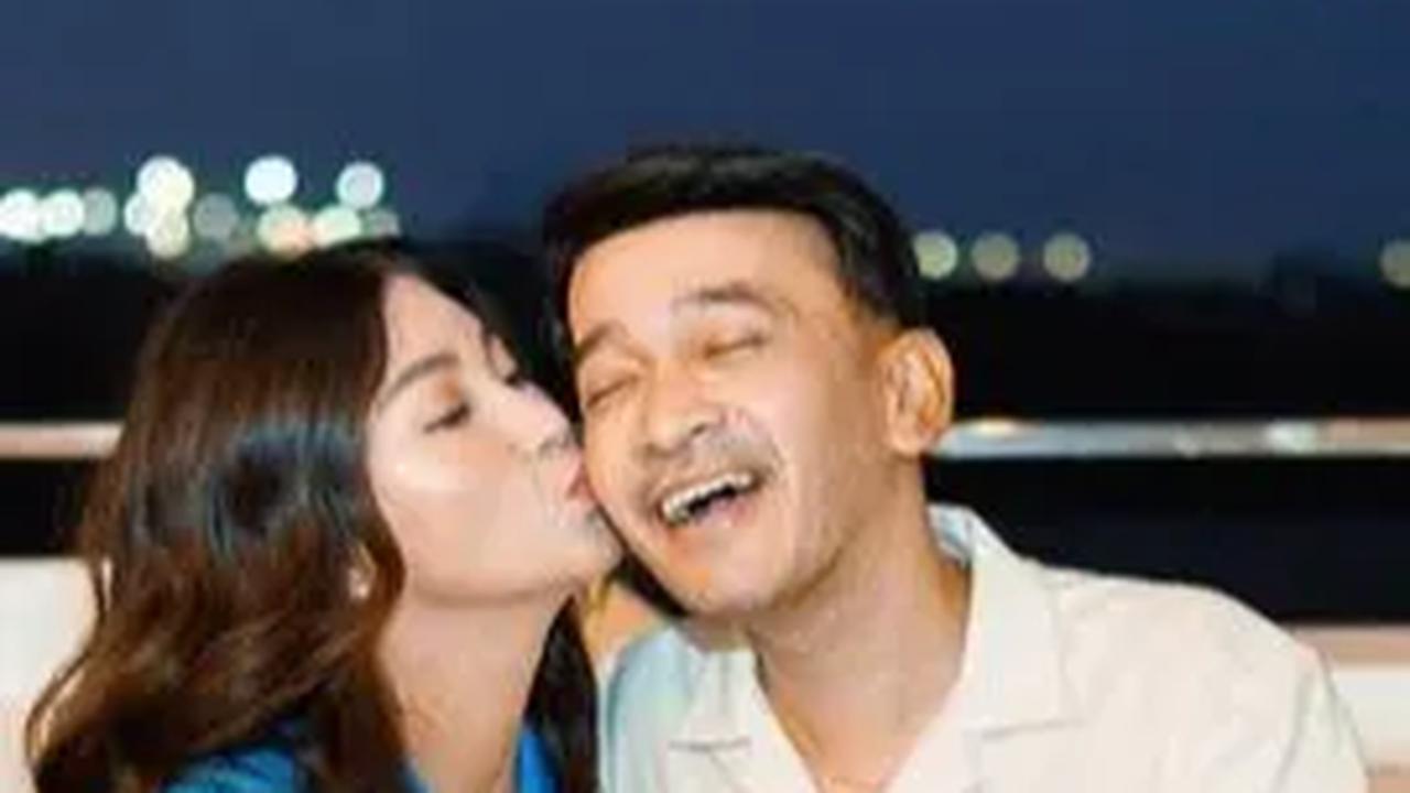 Kejutan Ruben Onsu untuk Sarwendah di Momen Wedding Anniversary ke-10, Romantis Banget!