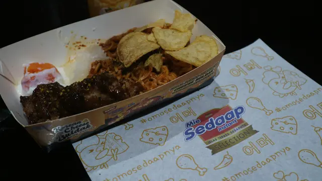 Akui Tidak Rewel Soal Makanan, Choi Siwon Cicipi Korean Cheese Buldak dalam Mie Instan Lokal