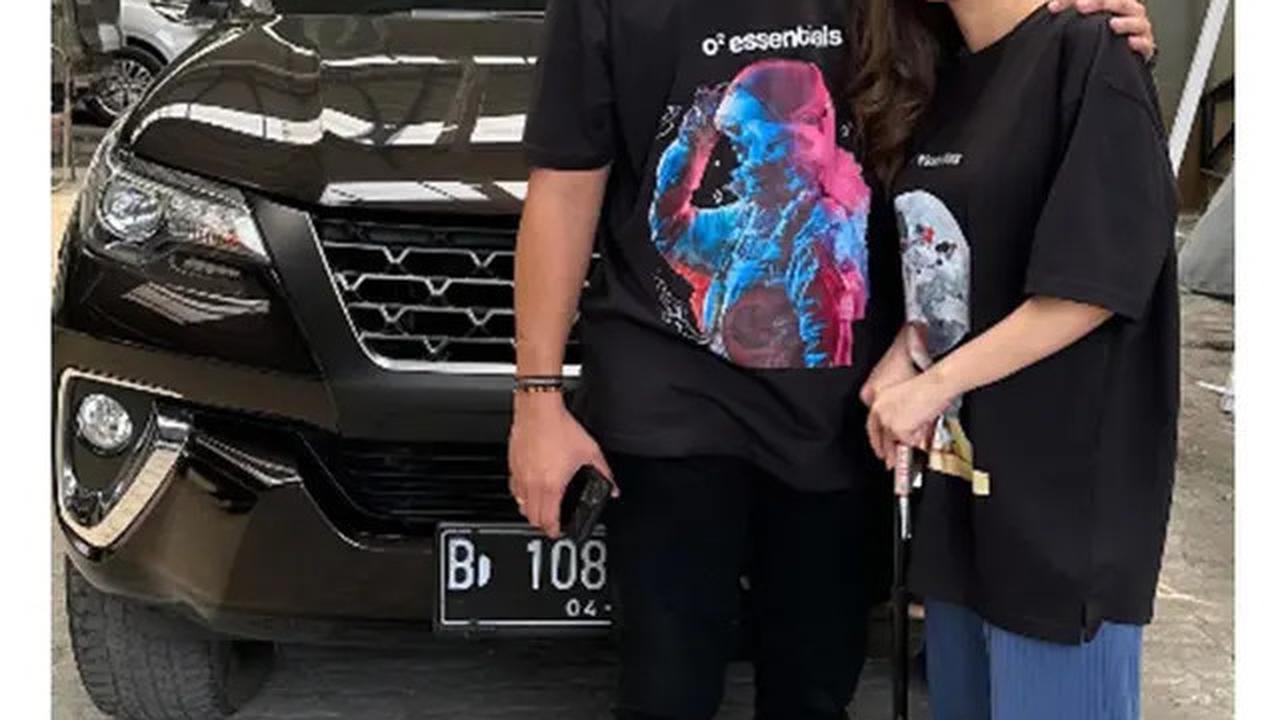 6 Outfit Couple Rendy Kjaernett dan Lady Nayoan, Tampil Gaya Bareng Pasangan
