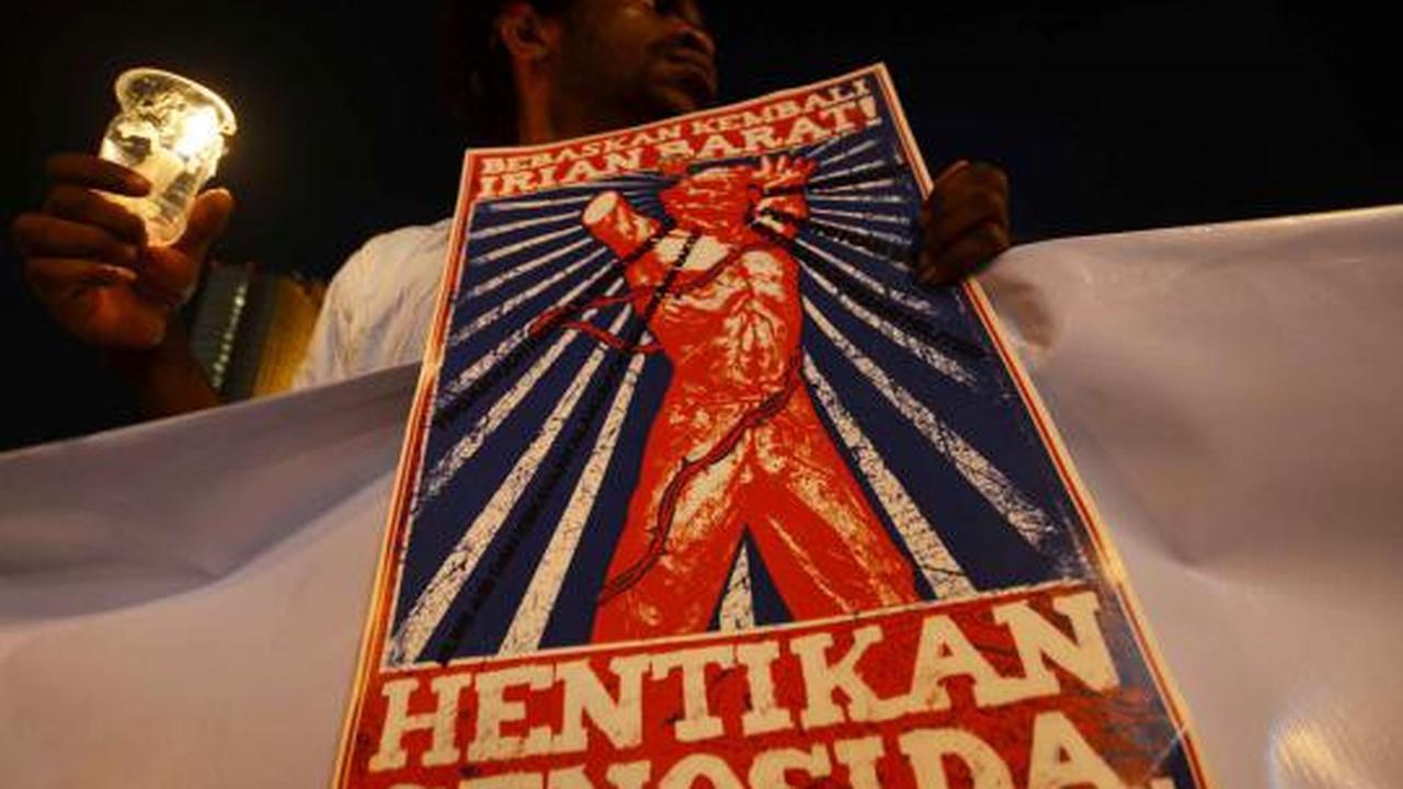 Aksi lilin solidaritas untuk Papua
