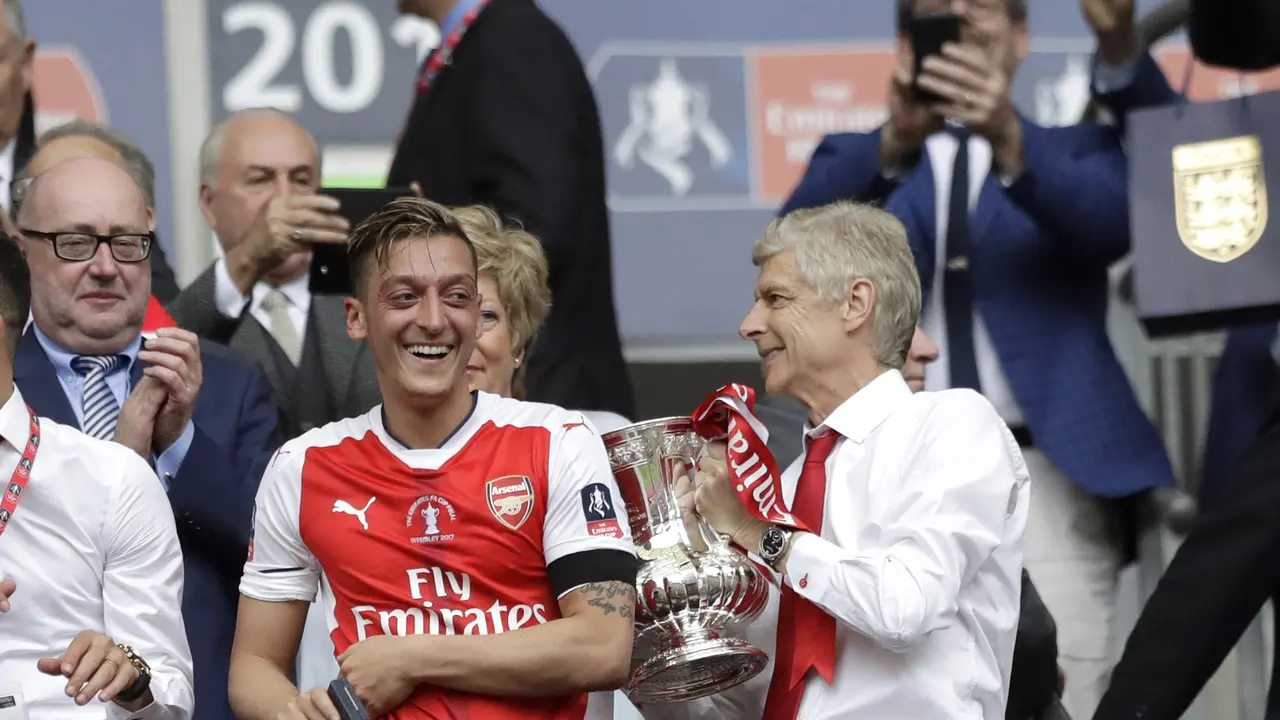 Kegembiraan Arsenal Juara Piala FA 2016-2017