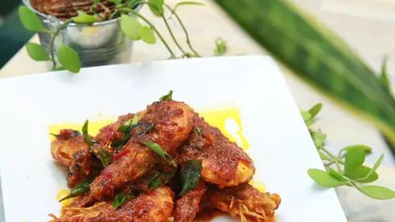 <b>2. Rendang Udang</b>