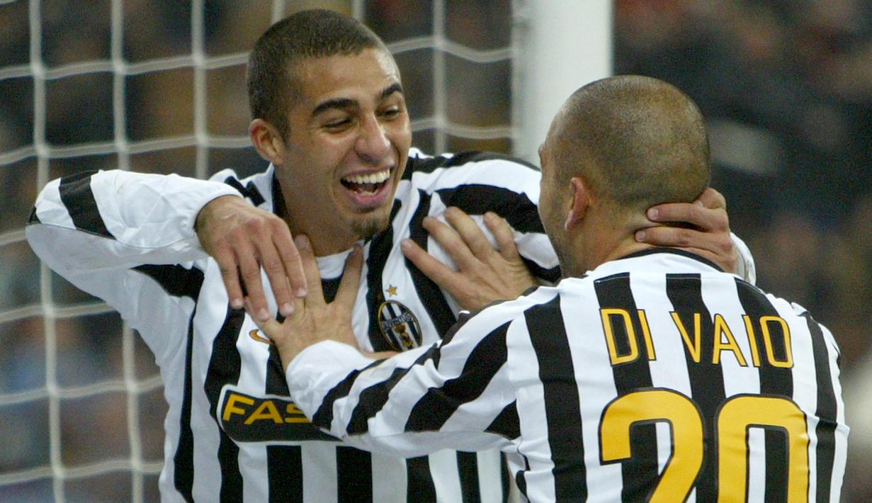 David Trezeguet. Striker Juventus ini dinobatkan sebagai top Skor Liga Italia bersama Dario Hubner (Piacenza) yang sama-sama mencetak 24 gol pada musim 2001/2002. Ia juga membawa Juventus menjuarai Liga Italia pada musim tersebut, mengungguli AS Roma dan Inter Milan. (AFP/Vincenzo Pinto)