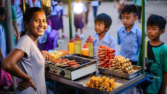 Ide Jualan Harian Tanpa Ribet 2026 (Foto: Reve Art AI)