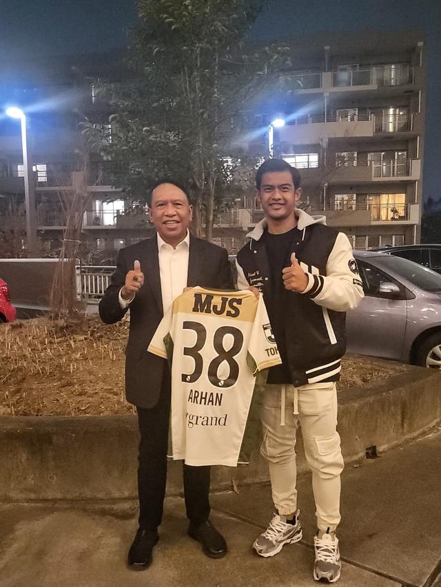 FOTO Menpora dan Pratama Arhan