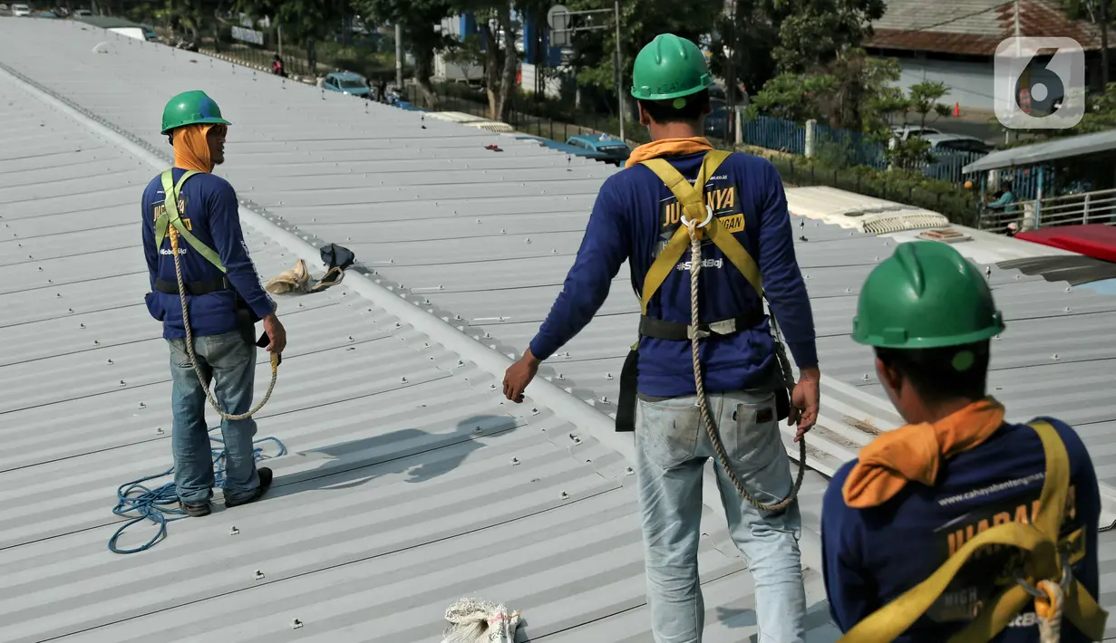 "Sebelumnya sekitar 800-an pelanggan dalam waktu bersamaan. Saat ini bisa menampung sekitar 2.400 pelanggan. Lalu luas sebelumnya 215 meter persegi, sedangkan setelah direvitalisasi naik tiga kali lipat menjadi 625 meter persegi," jelas Welfizon. (Liputan6.com/Herman Zakharia)