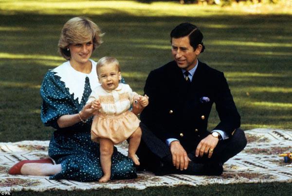 Mirip foto saat Pangeran William kecil | Foto: dailymail