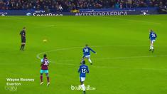 Berita video 5 gol terbaik Premier League 2017-2018 hingga pekan ke-18. This video presented by BallBall.