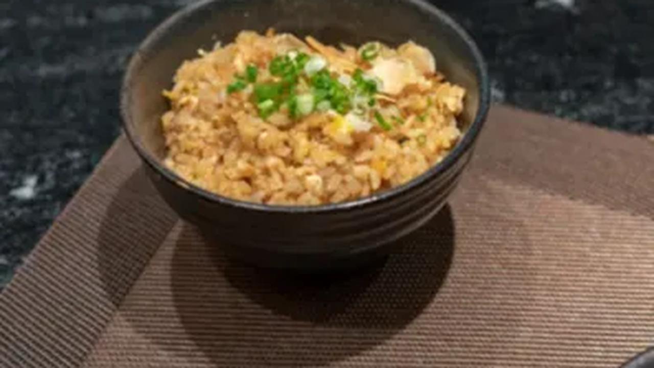 4.	Nasi Ayam Rice Cooker