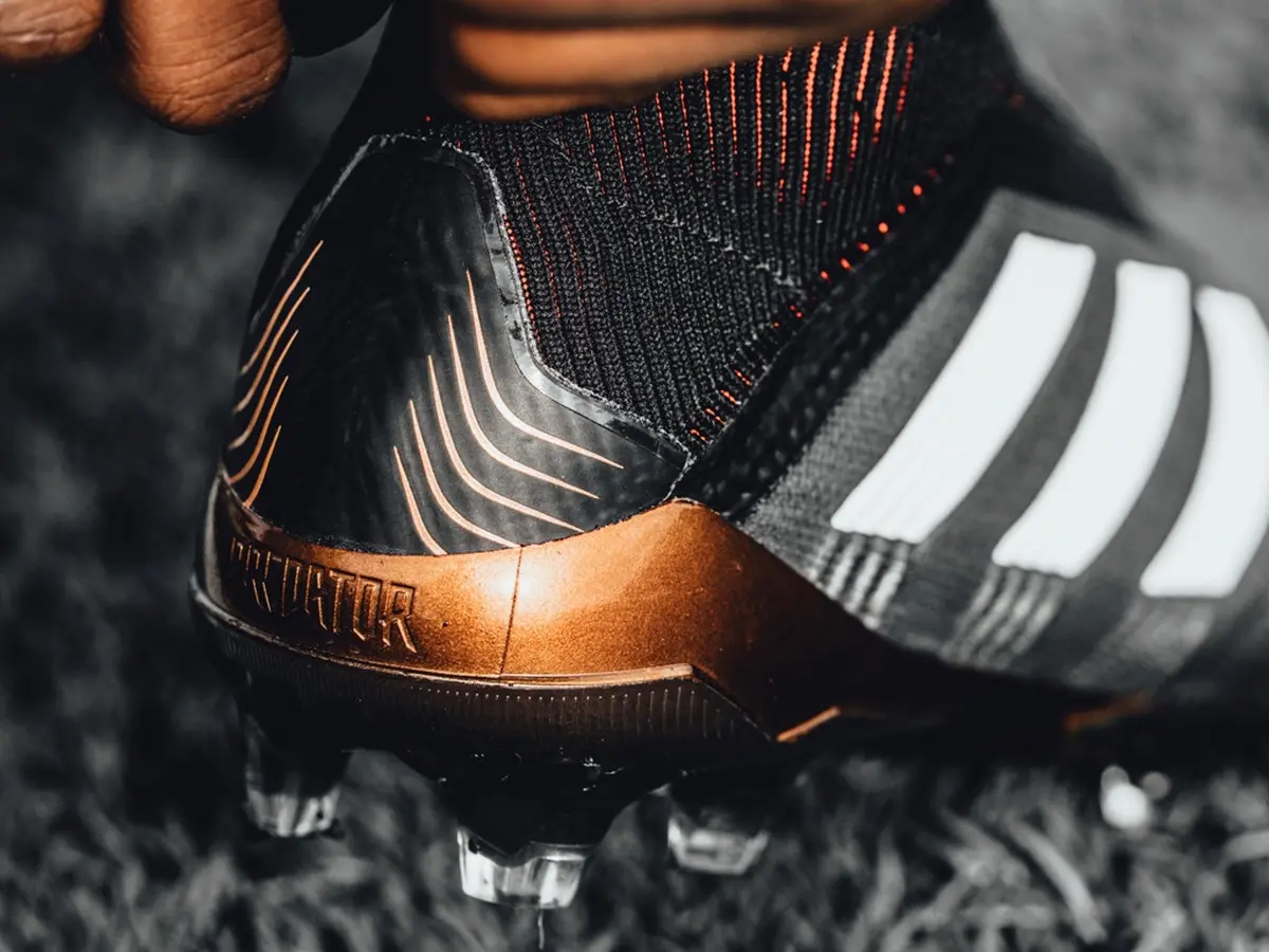 Foto sepatu bola adidas terbaru 2017 online