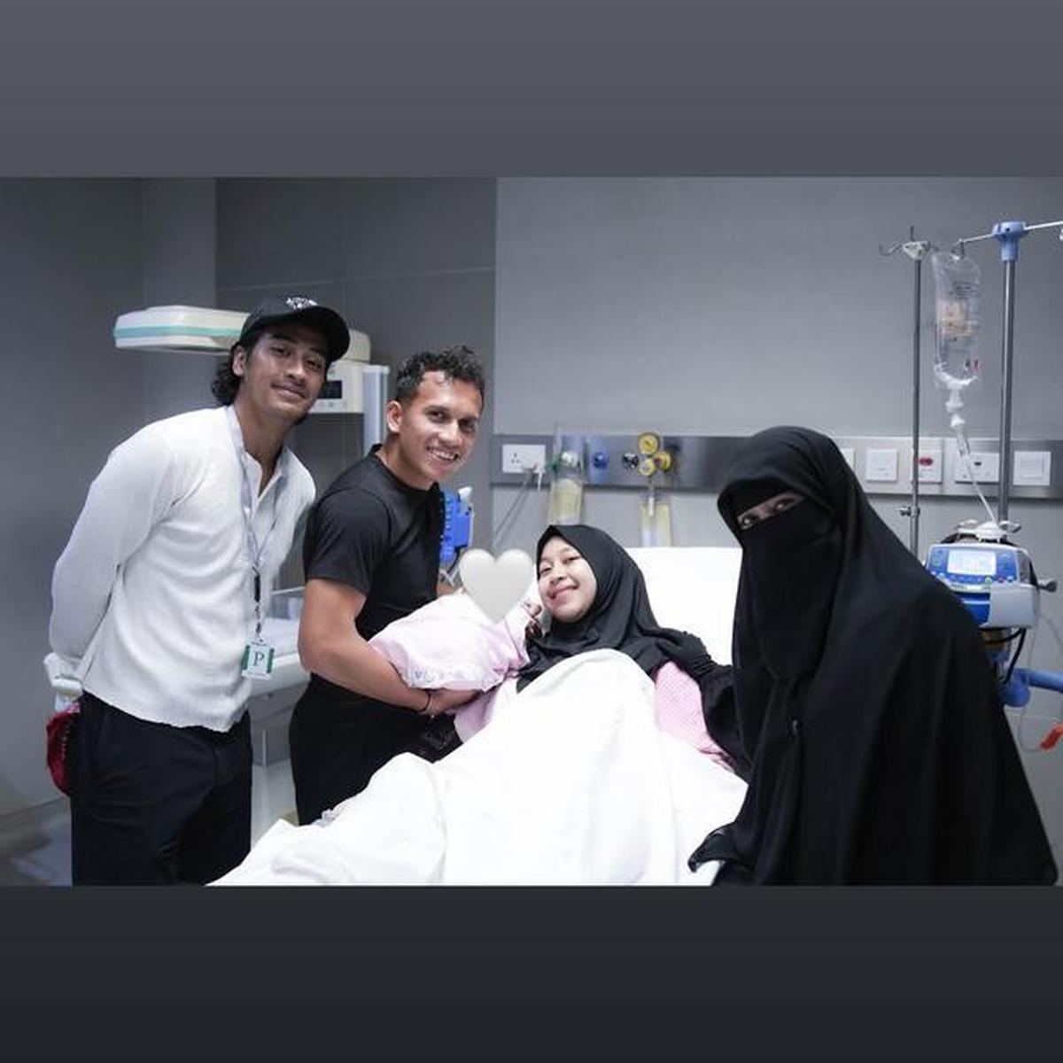 Gemasnya Abidzar Al Ghifari Sambut Keponakan Pertama, Pilih Dipanggil Om Bi Oleh Anak Adiba-Egy