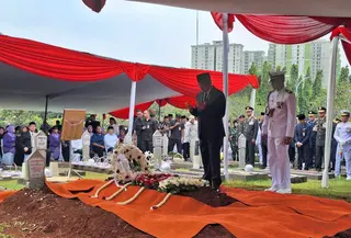 Eks Menhan Juwono Sudarsono Dimakamkan Secara Militer di TMP Kalibata (AntaraNews)