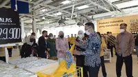 Gubernur Jawa Barat, Ridwan Kamil, menghadiri acara pembukaan IKEA Kota Baru Parahyangan, Padalarang, Kabupaten Bandung Barat, 28 Maret 2021. (dok. IKEA Indonesia)