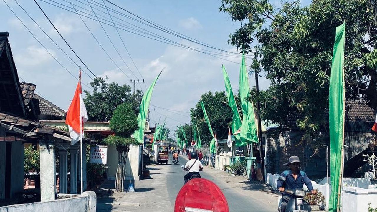 Dendam Ambarwati, Melarang Pejabat Pemerintah TNI-Polri Masuk Wilayah Tales Kediri