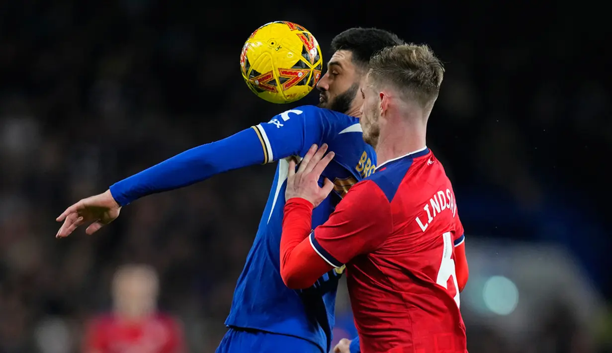 Main di kandang sendiri, Chelsea langsung menekan Preston sejak awal. Namun skor kacamata bertahan sampai peluit babak pertama ditiup wasit. (AP Photo/Kirsty Wigglesworth)