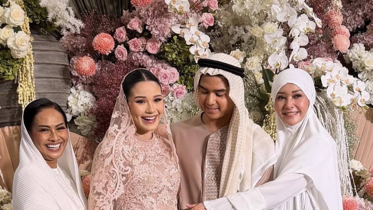 Kompak Pakai Baju Putih, Begini Beda Gaya Kerudung Para Mamah Maia Estianty hingga Mulan Jameela Hadir di Pengajian 4 Bulanan Alyssa Daguise