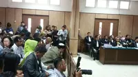 Keluarga angkat Ahok mengikuti sidang di bekas gedung PN Jakarta Pusat (Delvira Chaerani Hutabarat/Liputan6.com)