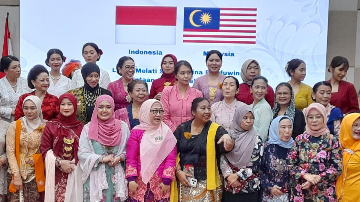 Pakai Kebaya Tanpa Wastra Ternyata Tak Bisa Disebut Berkebaya Menurut Isi Dossier ke UNESCO