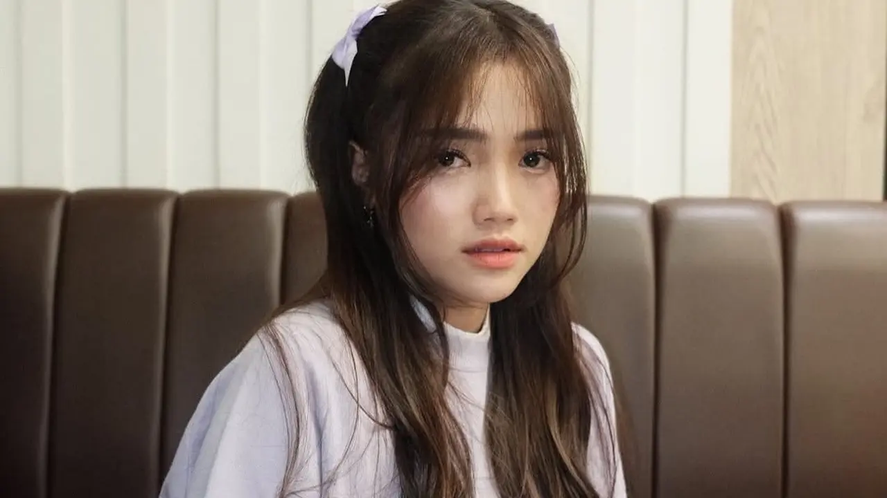 Rambut Dikuncir Artis