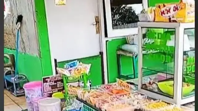 Warung Seblak Murah Seporsi Hanya Rp3 Ribu dan Bebas Ambil Isian Sendiri