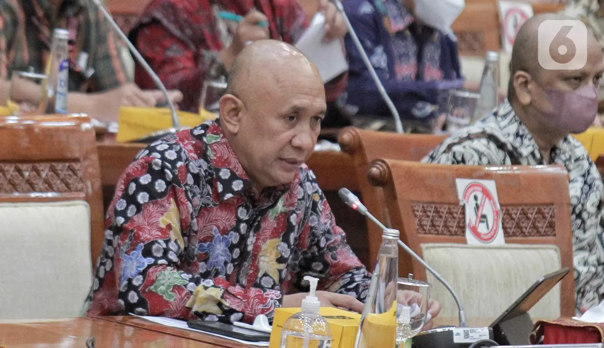 Menteri Koperasi dan UKM Teten Masduki mengikuti Rapat Dengar Pendapat (RDP) dengan Komisi VI DPR di Kompleks Parlemen, Senayan, Jakarta, Kamis (22/9/2022). Rapat tersebut membahas penyesuaian RKA-K/L T.A. 2023 sesuai Hasil Pembahasan Badan Anggaran dan progres pelaksanaan BPUM T.A. 2022 dan rencana pelaksanaan BPUM T.A. 2023. (Liputan6.com/Angga Yuniar)