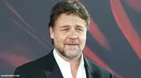 Russell Crowe Minta Maaf Atas Foto Bugil di Twitternya