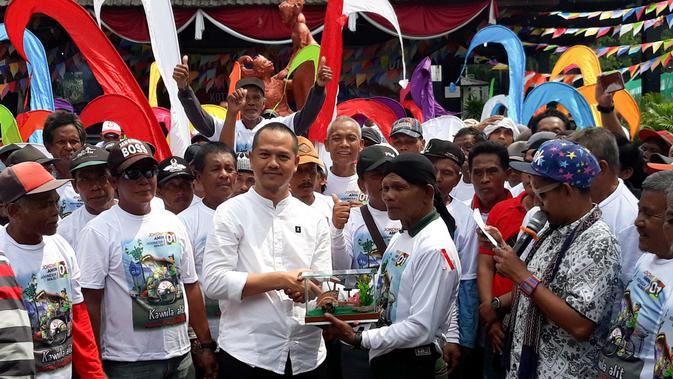 Ketua TKD Jokowi-Ma'ruf Amin Solo menerima dukungan dari para penarik becak Solo.(Liputan6.com/Fajar Abrori)
