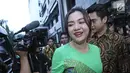 Penyanyi Vicky Shu memberi keterangan kepada awak media usai menjalani pemeriksaan di Bareskrim Mabes Polri, Jakarta, Senin (2/10). (Liputan6.com/Herman Zakharia)