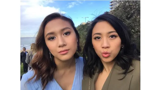Meski jarang tersorot, kakak adik ini kerap membagikan momen kebersamaan.