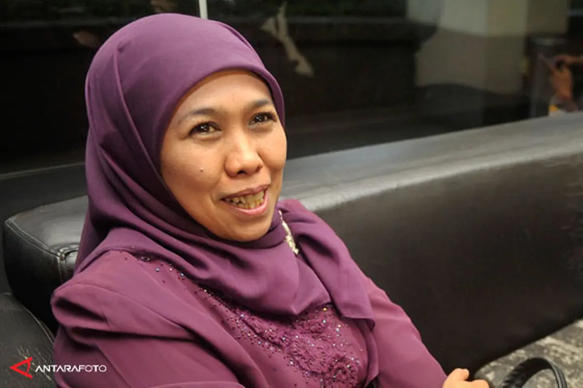khofifah-gugat130729c.jpg