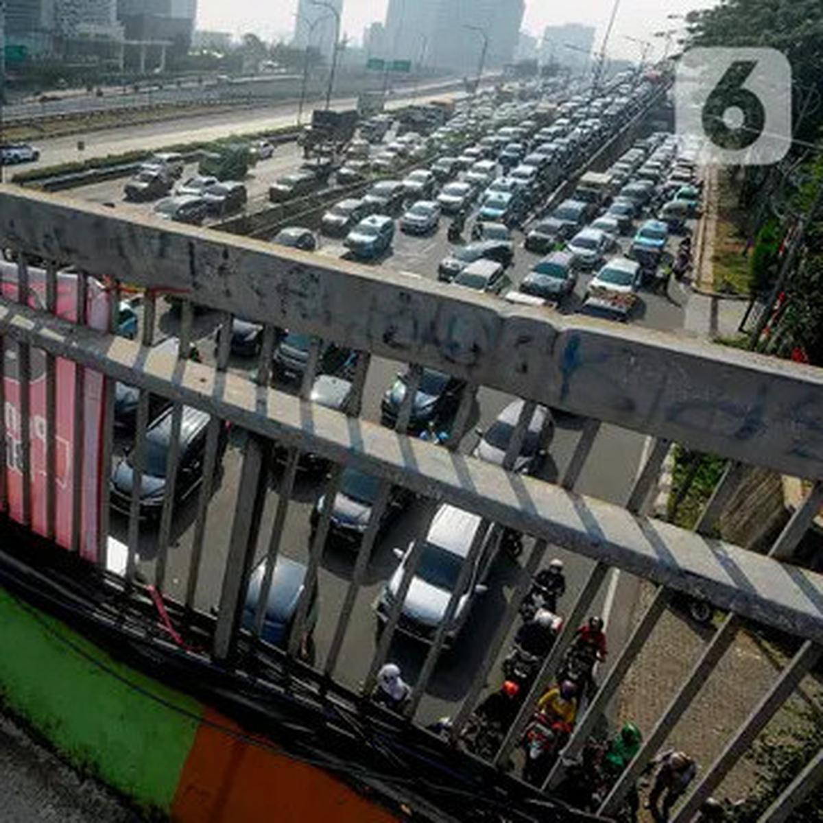 Horor Kemacetan Parah di Jalan TB Simatupang, Ternyata Ini Penyebabnya