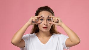 8 Cara Menghilangkan Mata Panda Dalam Waktu 5 Menit, Tampilan Segar dalam Sekejap
