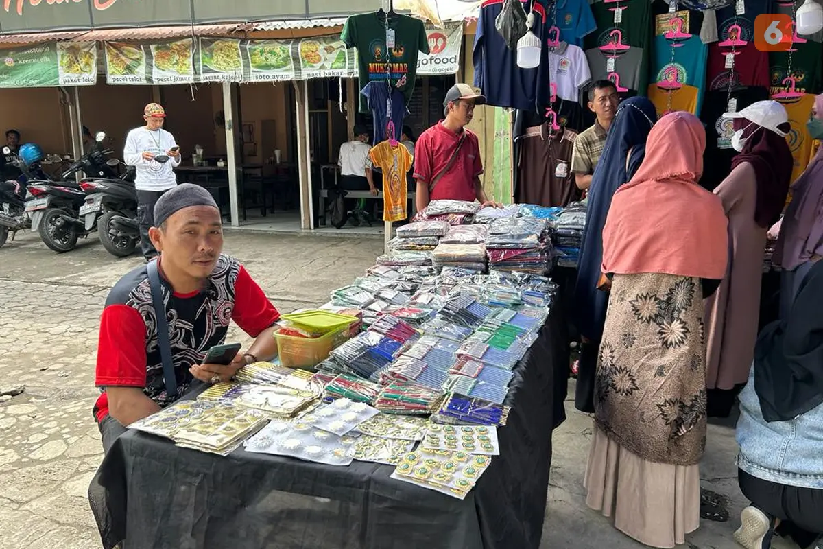 Gemerincing Cuan dari Penggembira Muktamar Muhammadiyah untuk Pedagang Souvenir